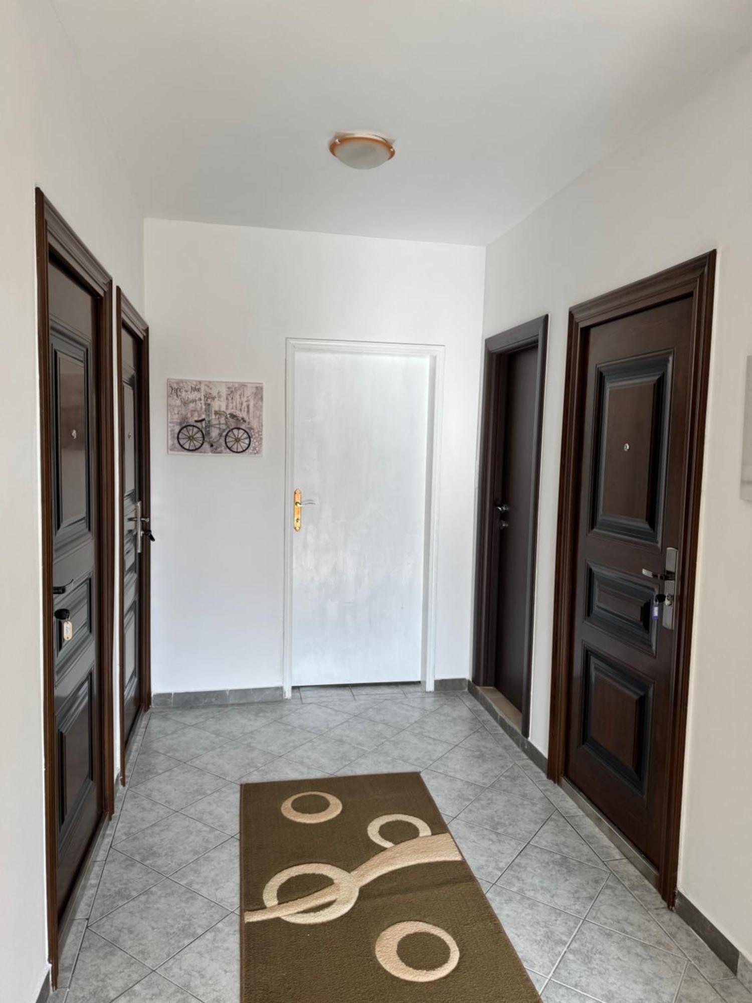 Apartmani Breze ポドゴリツァ エクステリア 写真