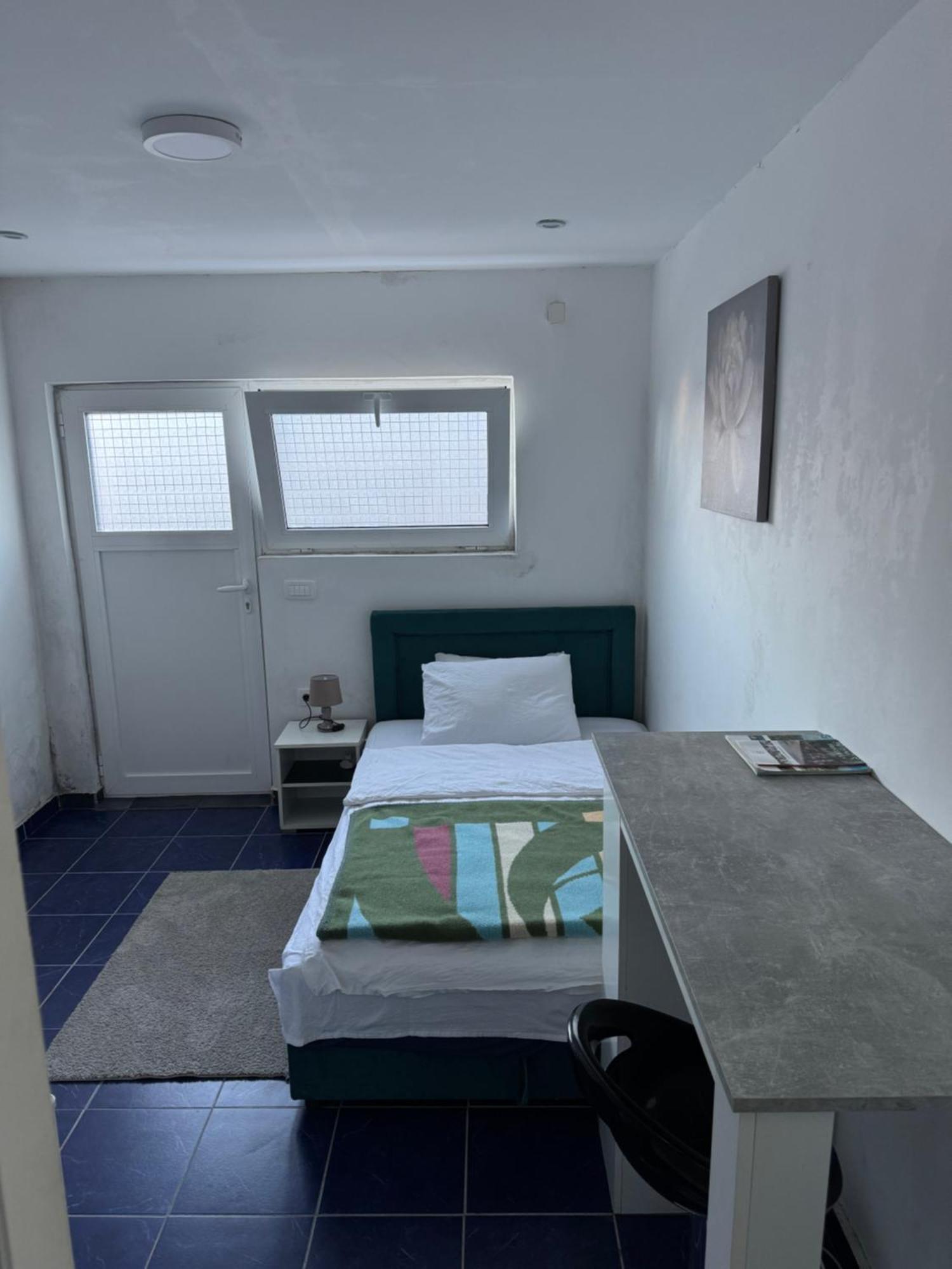 Apartmani Breze ポドゴリツァ エクステリア 写真