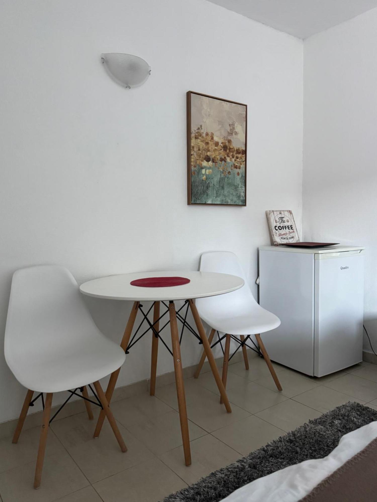 Apartmani Breze ポドゴリツァ エクステリア 写真