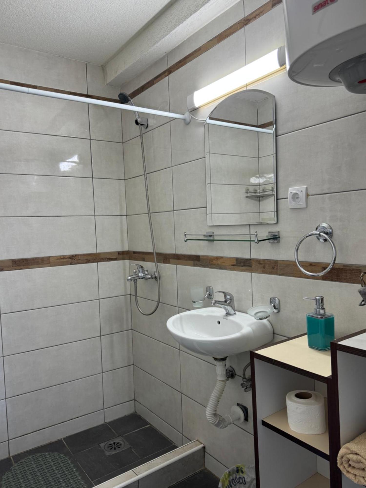 Apartmani Breze ポドゴリツァ エクステリア 写真