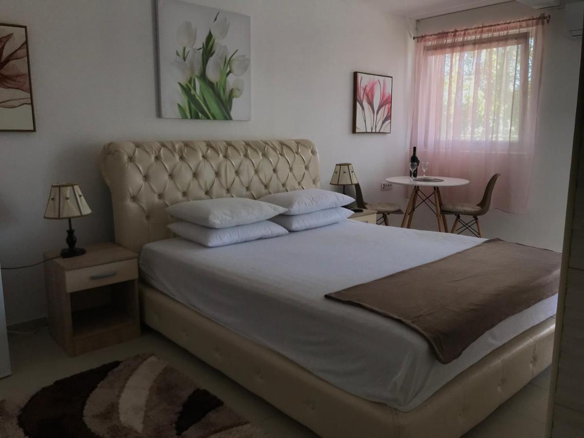 Apartmani Breze ポドゴリツァ エクステリア 写真